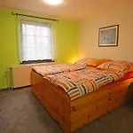 Ferien Unterm Reetdach Bis Zu 6 Personen דירה