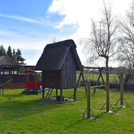 Ferien Unterm Reetdach Bis Zu 6 Personen Alt Bukow