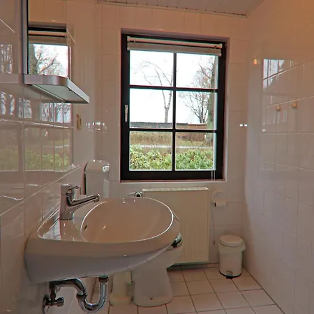 شقة Ferien Unterm Reetdach Bis Zu 6 Personen Alt Bukow